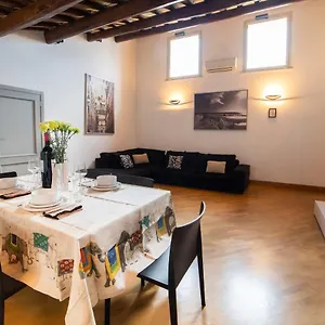  Apartment Experience Italy
